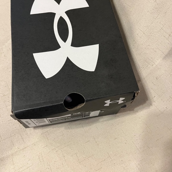 Under Armour toddler girls shoes size 10t still in box - Picture 2 of 10